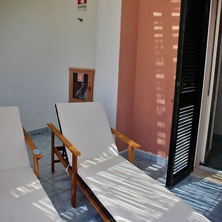 Hotel Lo Smeraldo Ventotene Exterior photo
