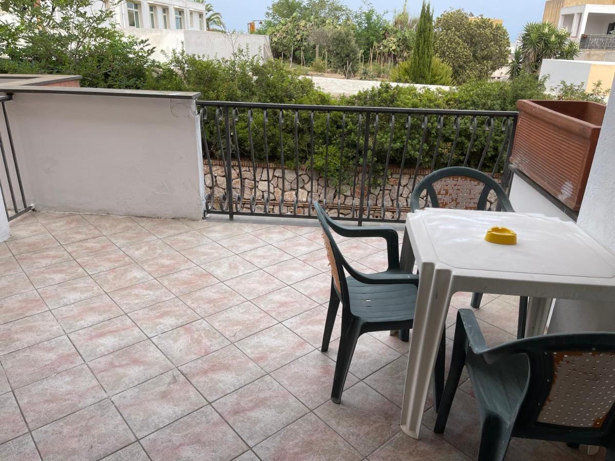 Hotel Lo Smeraldo Ventotene Exterior photo
